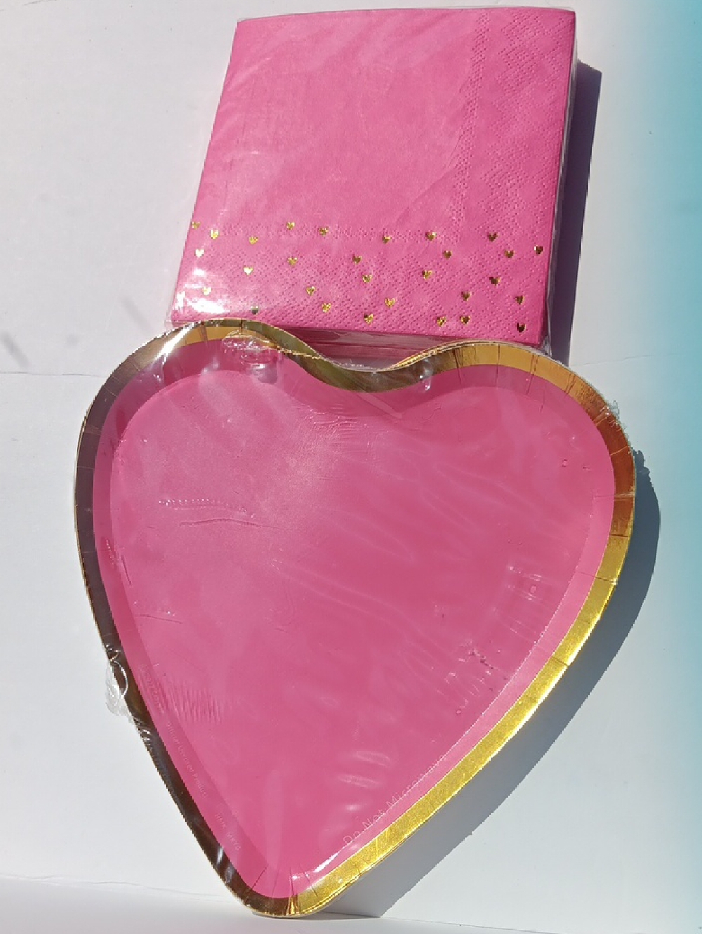 PINK  HEART-SHAPED  WITH GOLD RIM PLATED / PINK NAPKINS 24 COUNT